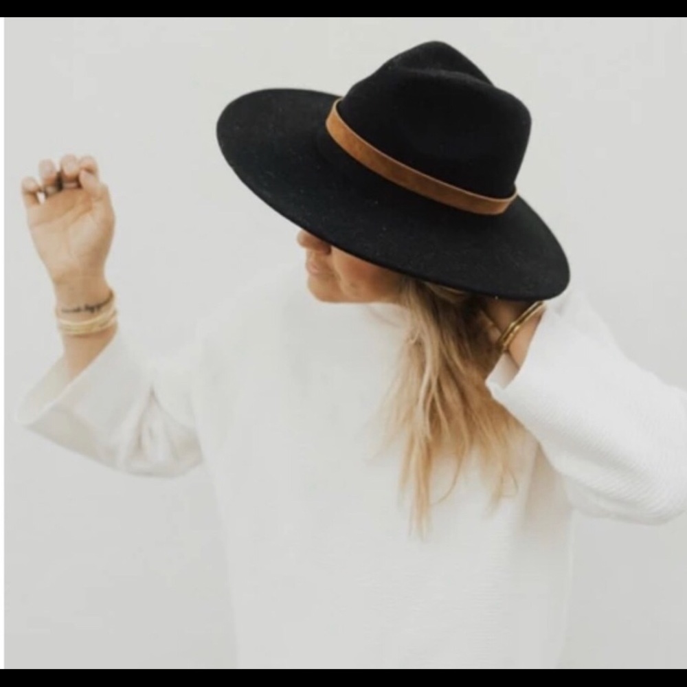 CJLA Benton hat NWT